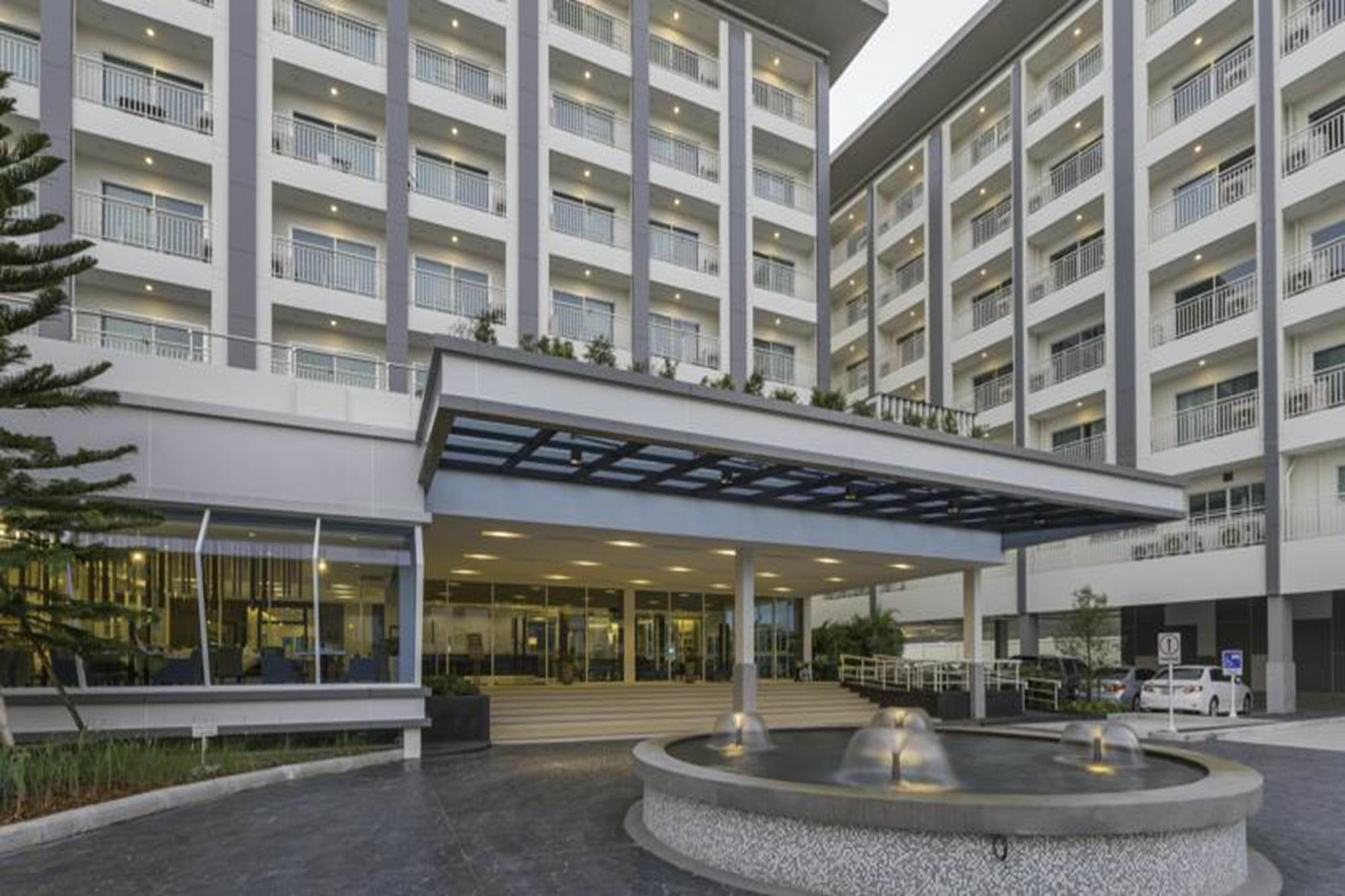 Kantary Hotel And Serviced Apartment, Amata, Bangpakong Ban Tamru المظهر الخارجي الصورة