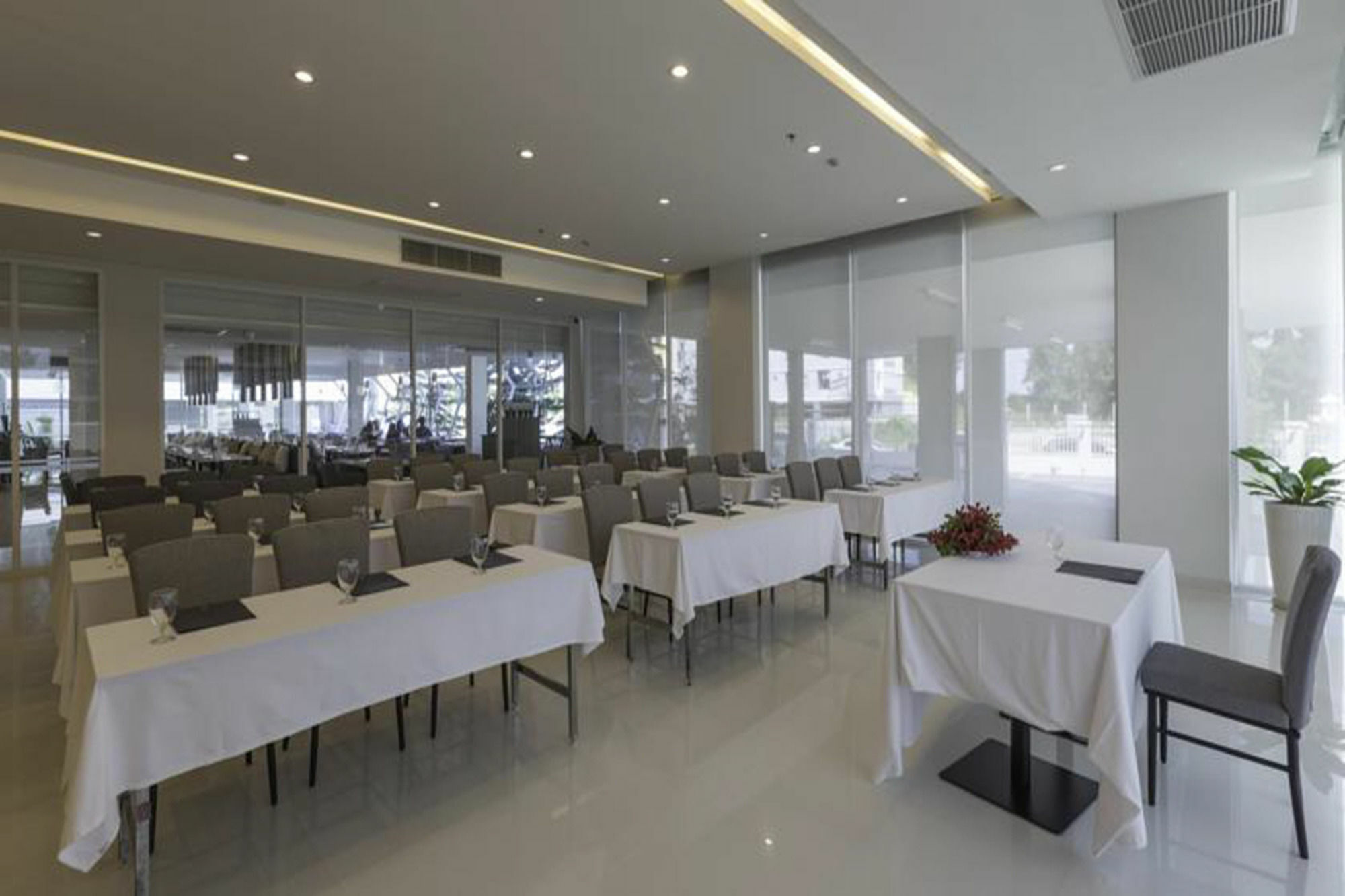 Kantary Hotel And Serviced Apartment, Amata, Bangpakong Ban Tamru المظهر الخارجي الصورة
